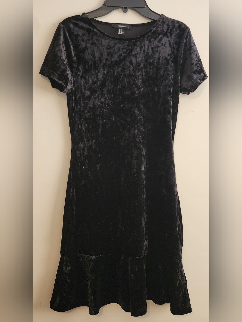 Forever 21 Black Velvet Short Sleeve Dress